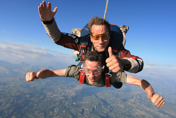 Un saut en parachute à Gap pour la fête des pères ?